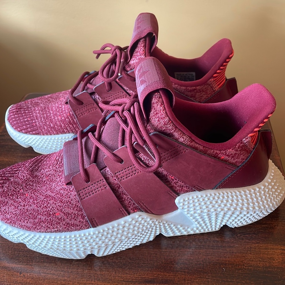 Adidas Sneakers